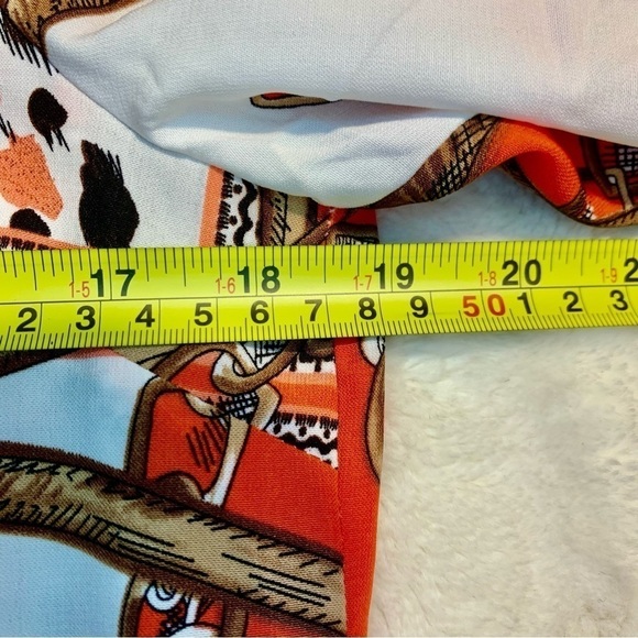 SALE! Fashion Nova Blouse S Oversiz White Red Brown Black Animal Chain Button-up - Picture 14 of 16